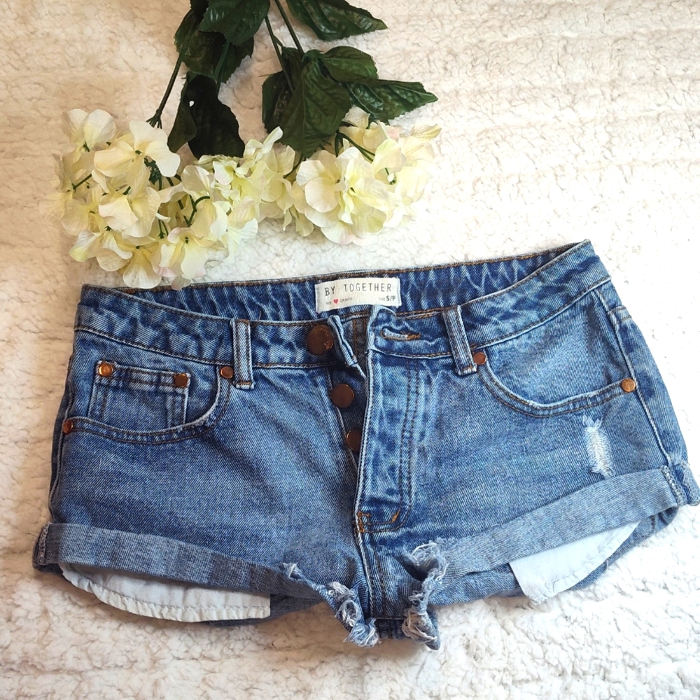 NWOT (By Together) Woman's Denim button fly jean shorts